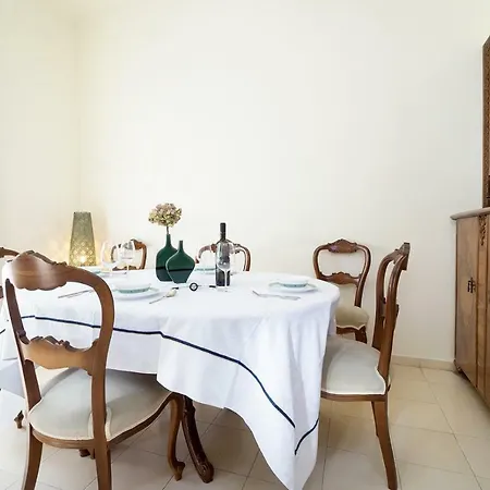 بيت للعطل Metropolis House